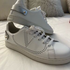 Valentino white leather sneakers 
Size 41 EU
Brand new, never worn